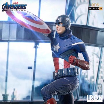 Avengers: Endgame - Captain America vs Captain America Statues