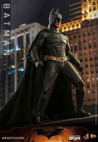 Hot Toys Batman Begins - Batman Figure