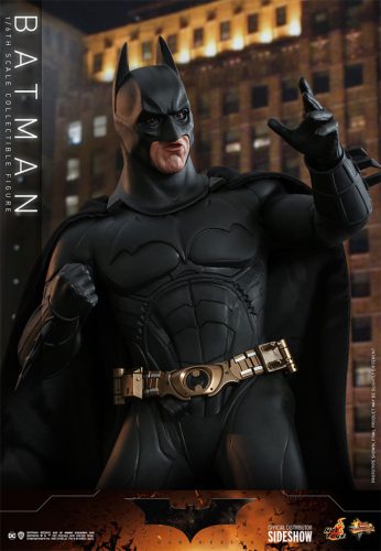 Hot Toys Batman Begins - Batman Figure