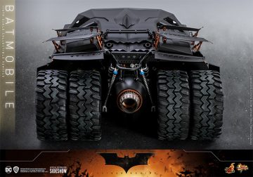 Hot Toys Batman Begins Batmobile