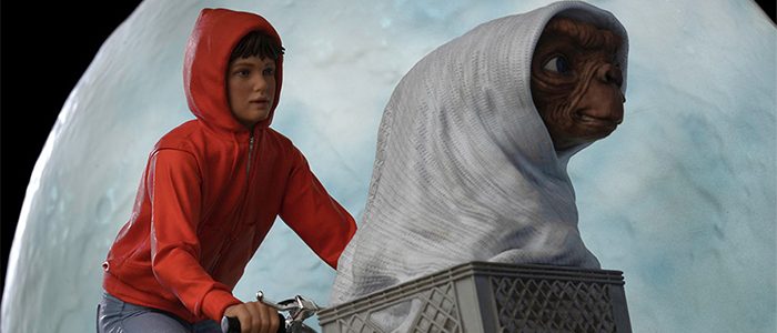 E.T. The Extra-Terrestrial Statue