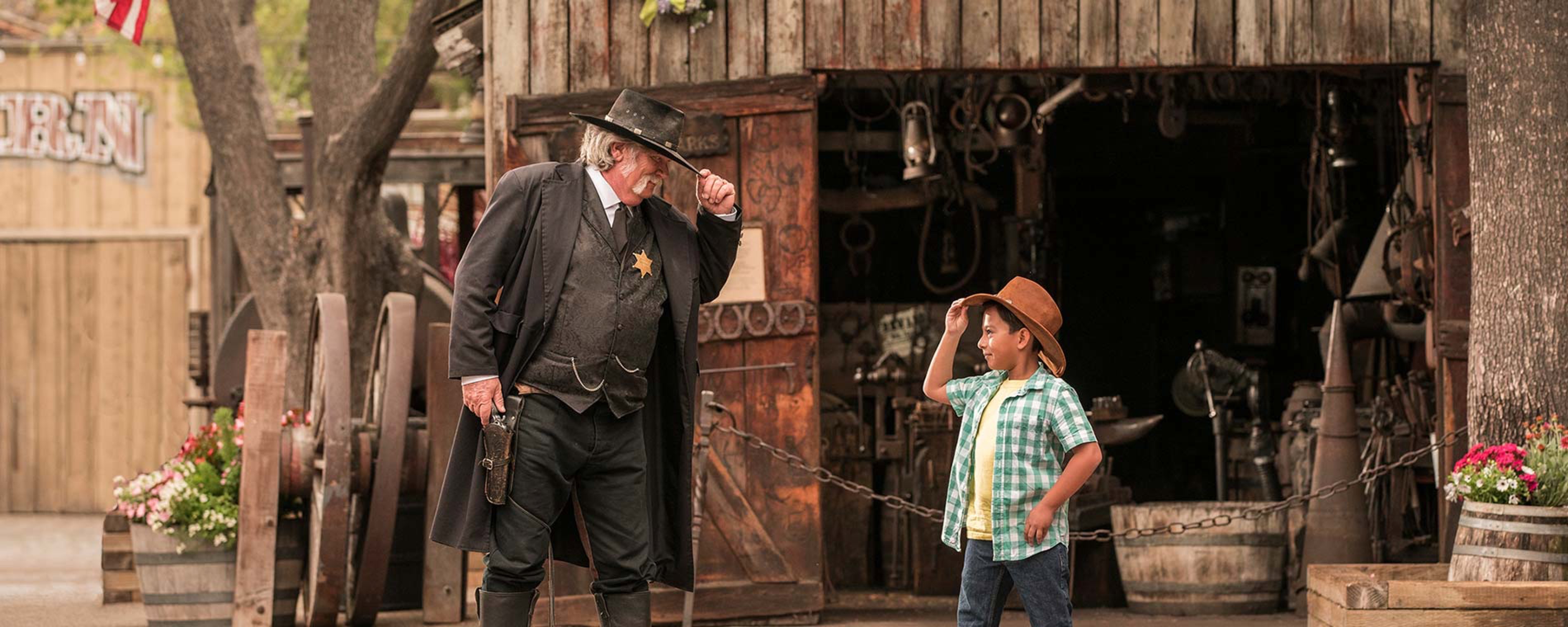 Video Knott's Berry Farm's 'Ghost Town Alive' Has What Galaxy's Edge